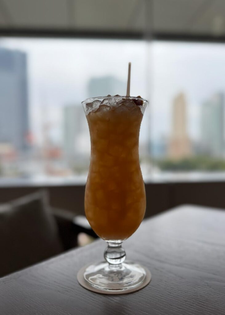 「BAY GRILL」のモクテル「St ヴィーナス（マンゴー＆グァバフレーバー／シリウス オリジナルレシピ）」