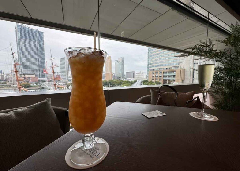 一休.comの予約でゲットしたモクテル(ノンアルコールカクテル)とスパークリング。